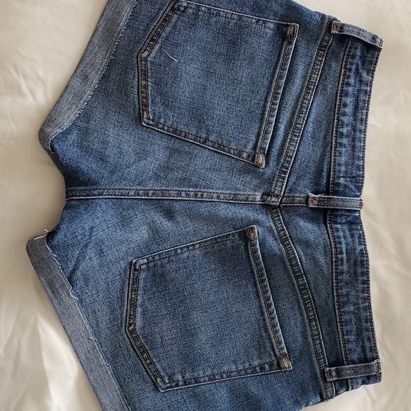 Abercrombie & Fitch Short - Picture 2 of 4